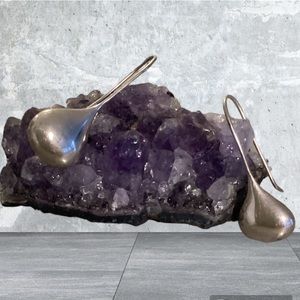 925 Sterling Silver Tear Drop Silver Earrings. Set of two.